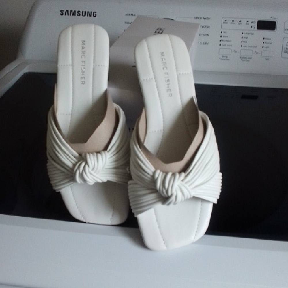 NWT NIB Marc Fisher Women's White Knotted Slide Sandals